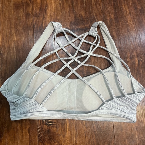 Lululemon free to be wild sports bra - Picture 2 of 7